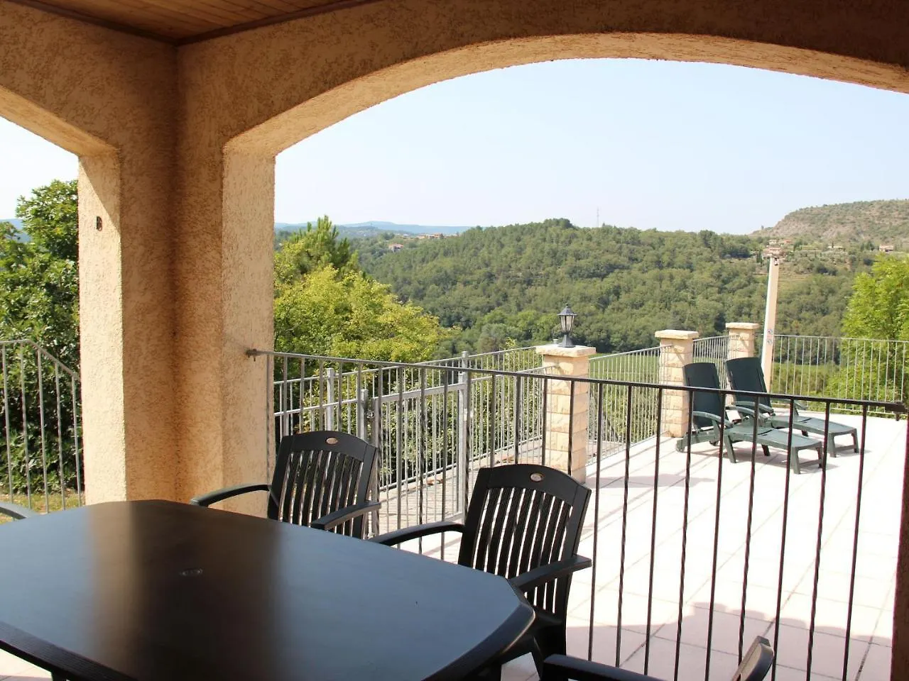 Holiday Home In The South Of France 莱旺 0*,